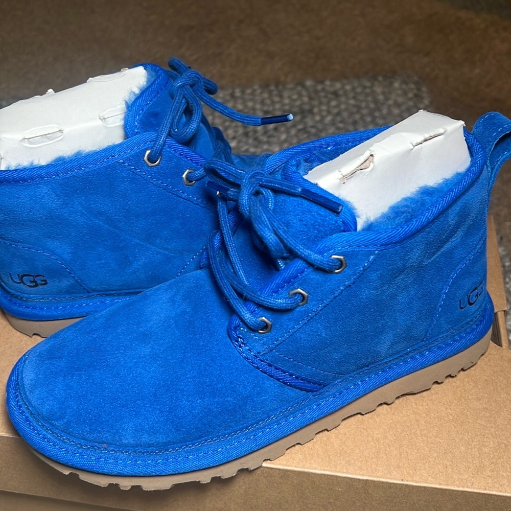 So Comfortable! Like new, gentle worn!!!
